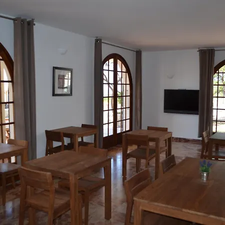 호텔 Kalliste & 3*