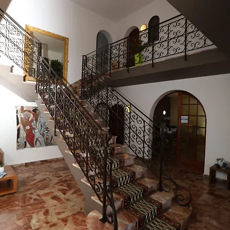 ホテル Kalliste & Molini