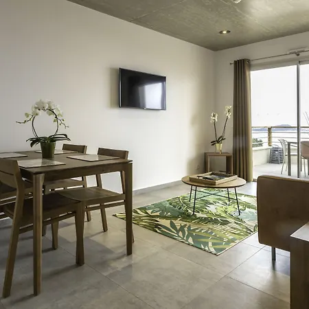 Kalliste & ホテル 3*