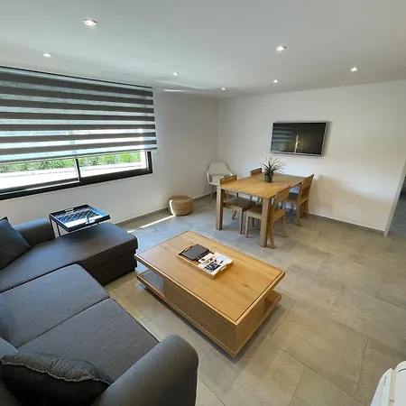 ホテル Kalliste & Molini